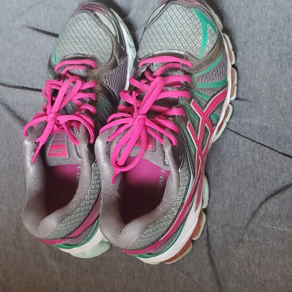Womens Asics Running Shoes Sz 9